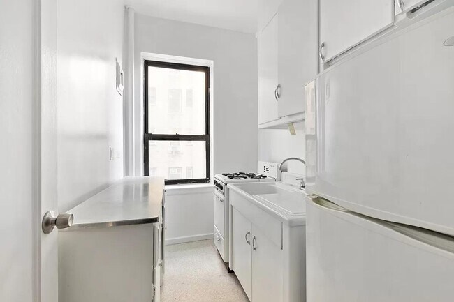Foto del edificio - 157 W 79th St