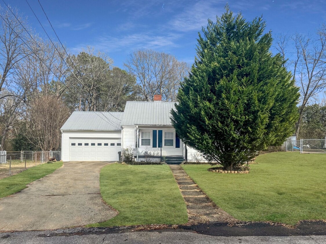 Primary Photo - 19 Cedar Knoll