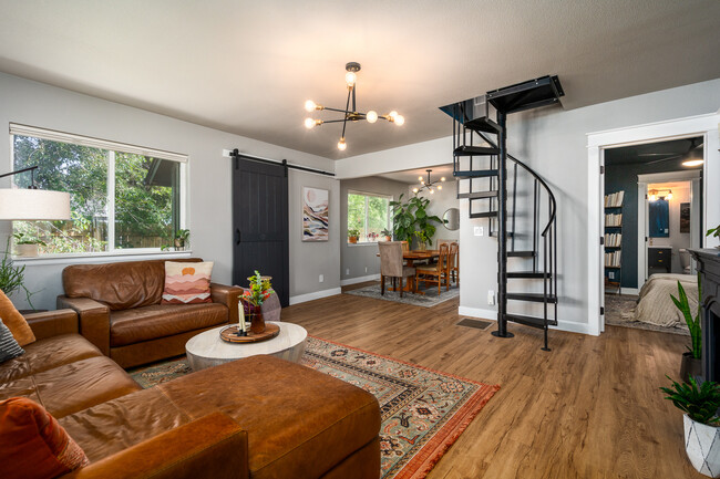 Building Photo - 829 N Wahsatch Ave