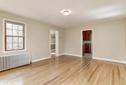 Living room - 518 N Nelson St