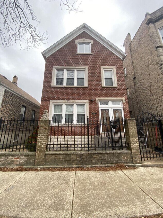Primary Photo - 3612 S Wood St