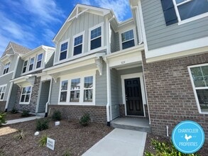 Building Photo - 329 Spaight Acrs Wy