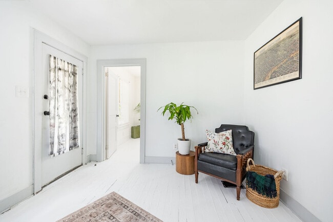 sala de estar - 320 Cherry St