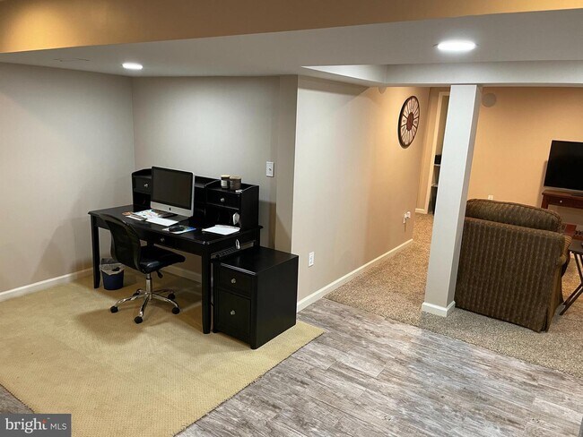 Foto del edificio - 15077 Stillfield Pl