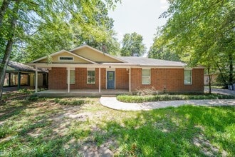Building Photo - 327 Chateau Woods Pkwy Dr