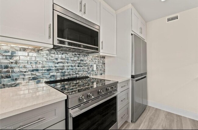 Foto del edificio - 2500 Gulf Shore Blvd N