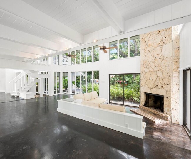 Foto del edificio - 5600 Oakwood Ln