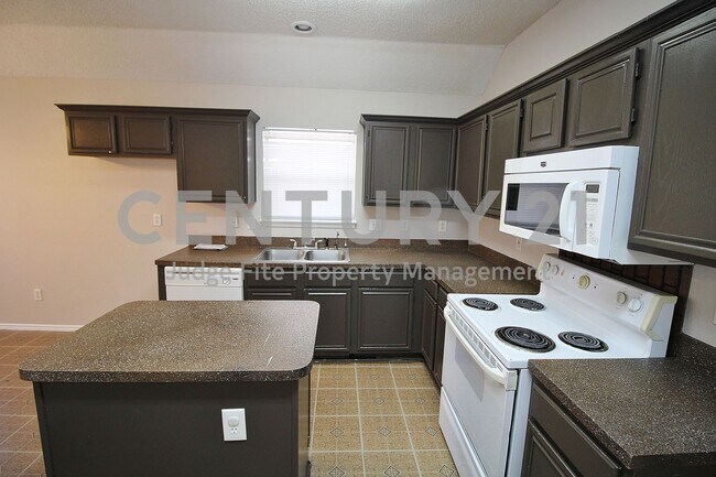 Building Photo - Lovely 3/2/2 in Mesquite Ready for Move-In!