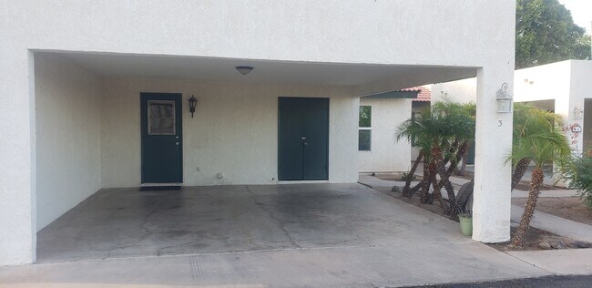 Carport - 3140 S Winsor Ave