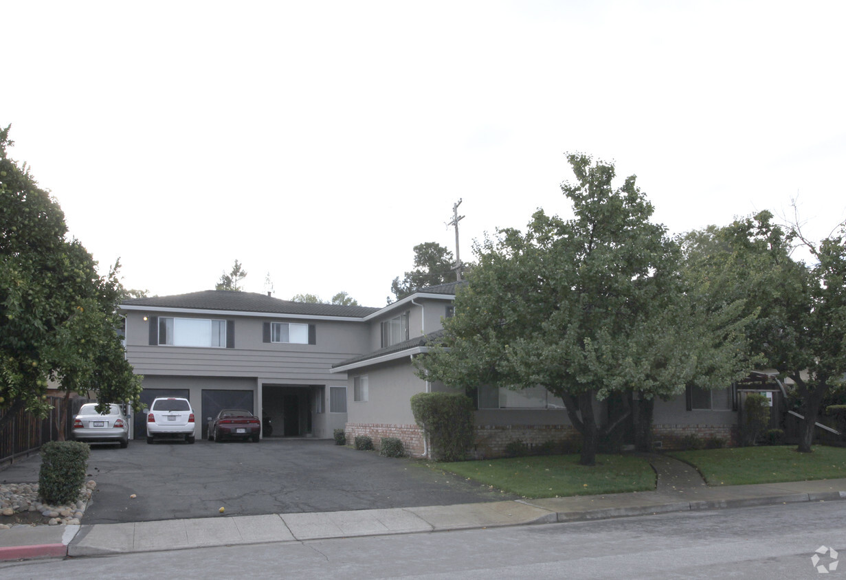 Primary Photo - 1035 Williams Way