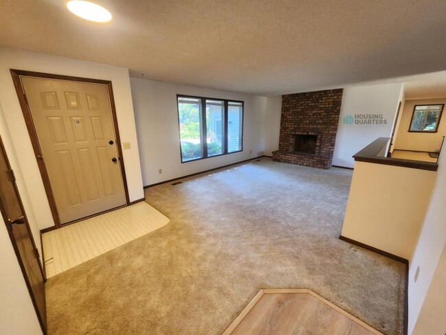 Building Photo - 1121 S Glenbrook Ct