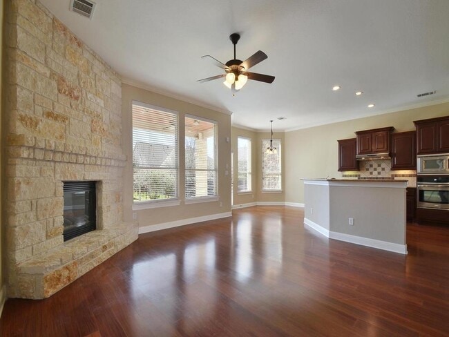 Building Photo - 1001 Sunflower Trail