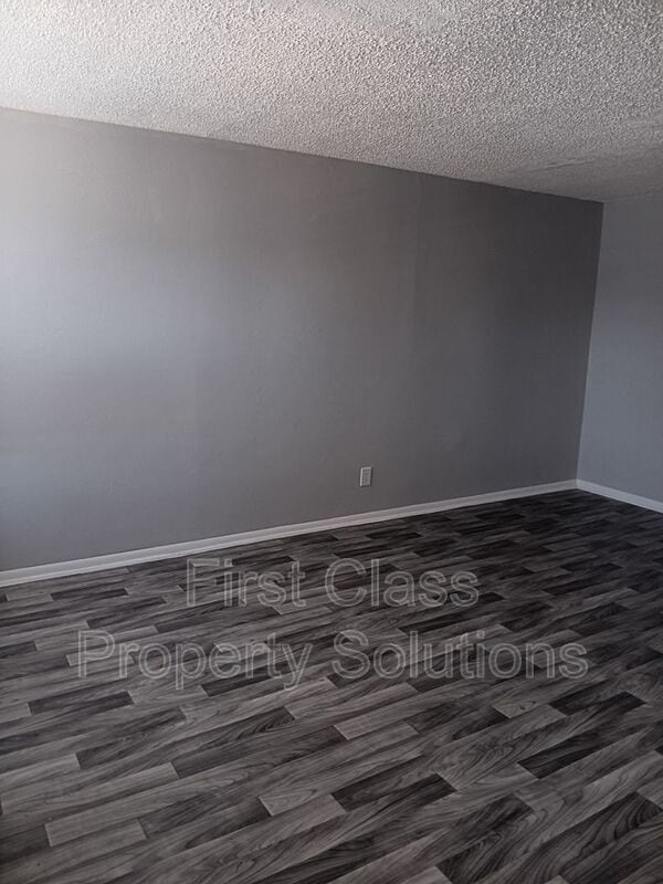 Building Photo - 1731 NW 32nd St