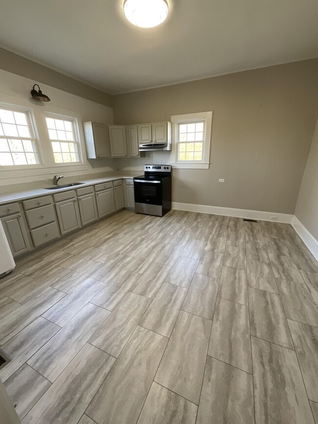 Foto del edificio - 603 Poplar Ave