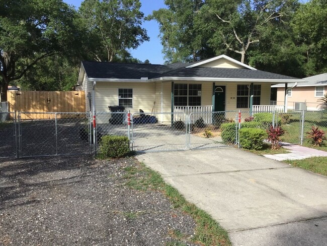 Building Photo - 601 SW Naha St