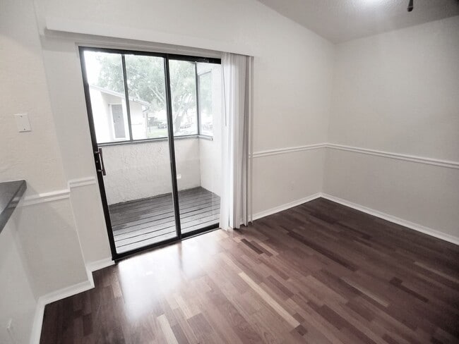 Foto del edificio - Beautiful 1/1 Wood Floors Condo for Rent i...