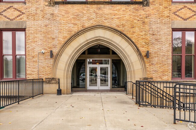 Foto del edificio - Fifth Avenue School Lofts