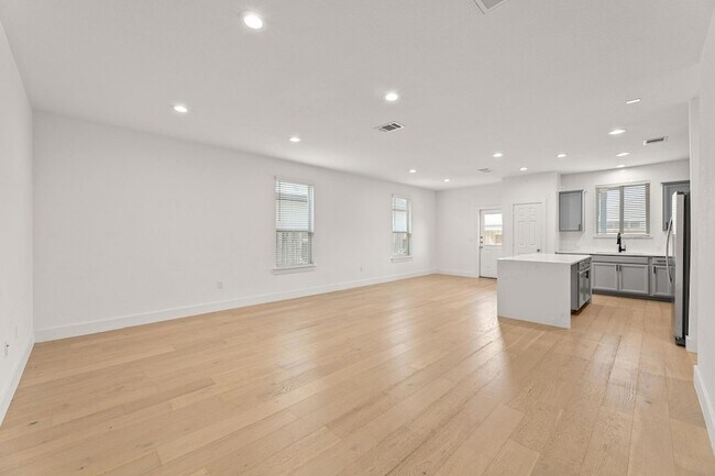 Foto del edificio - 322 Bonnet Blvd