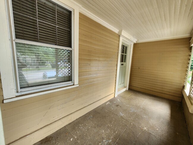 Foto del edificio - 1902 College St