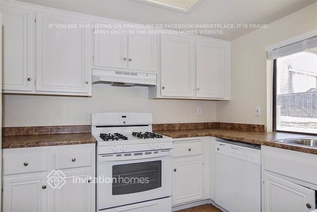 Building Photo - 14545 Sylvester Dr