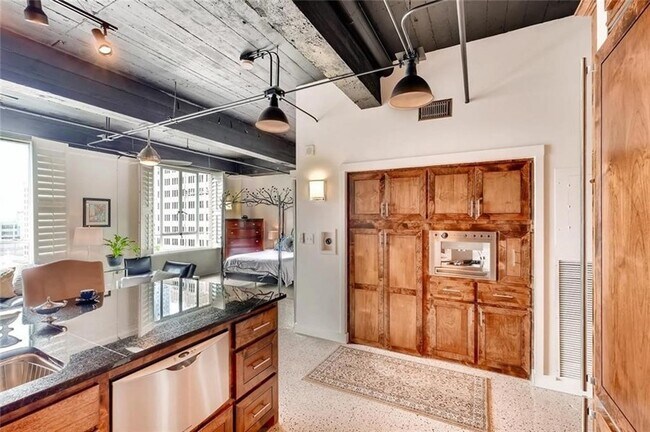 Foto del edificio - Fabulous and Furnished!