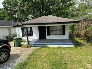 Building Photo - 1134 Oak St