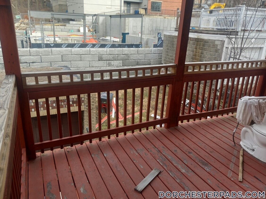 Primary Photo - 207 Harvard St