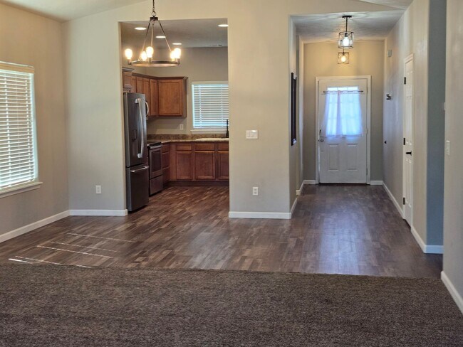 Foto del edificio - 3 bed 2 bath Single  Home for Rent in Gran...
