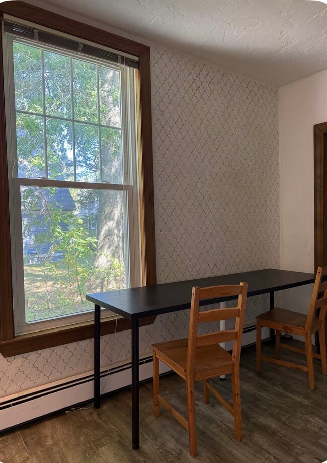 Building Photo - 41 Hollywood St.