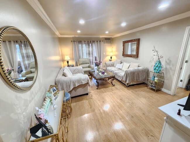 Building Photo - 6904 Radford Ave