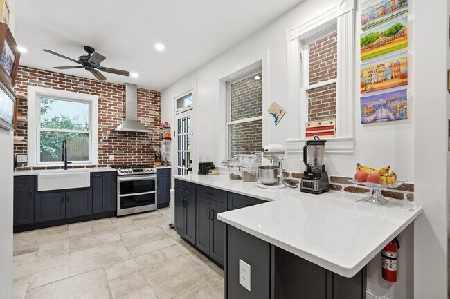 Foto del edificio - 502 D St NE