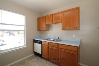 Building Photo - 1510 Benttree Dr
