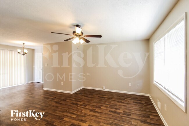 Building Photo - 1021 Meadowbrook Ln NW