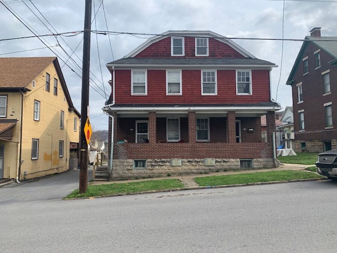 166168 Bond St Unit Premium Dwellings166 Bond Street, Johnstown, PA