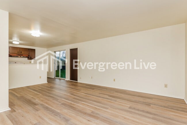 Foto del edificio - 5989 Chatsworth Dr