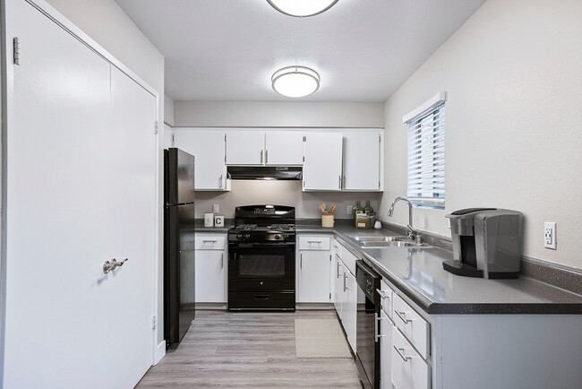 Oak Park Townhomes photo'