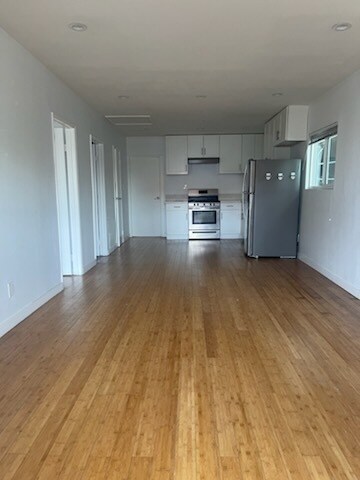 Primary Photo - 2837 Hyans St