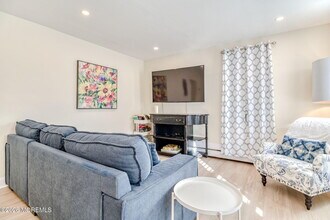 Building Photo - 18 Abbott Ave