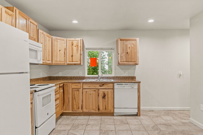 Kitchen - 6010 Oak St