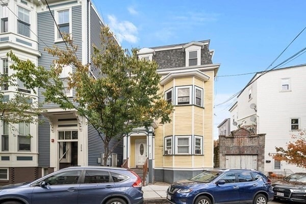 Building Photo - 263 Webster St