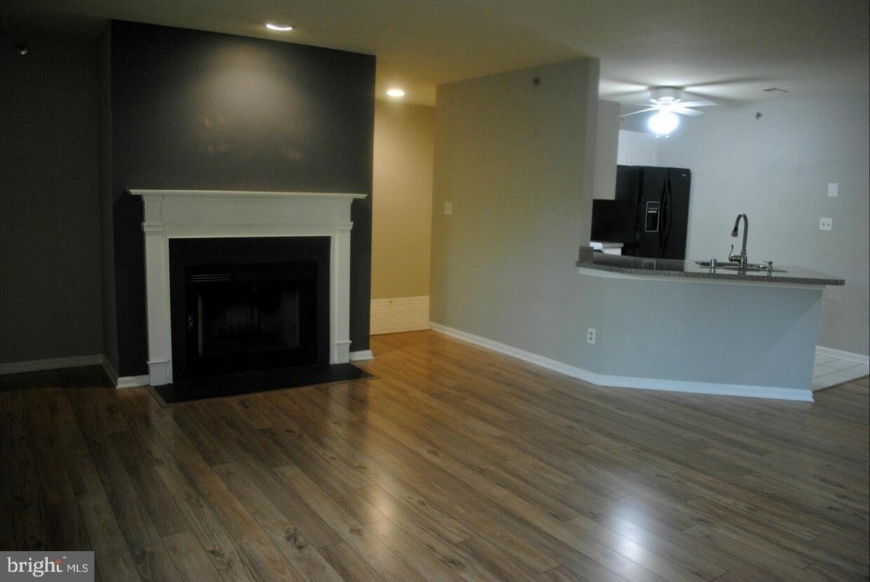 Primary Photo - 9 Tintern Ct