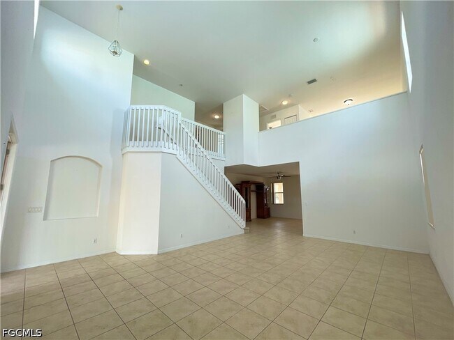 Building Photo - 17038 Tremont St