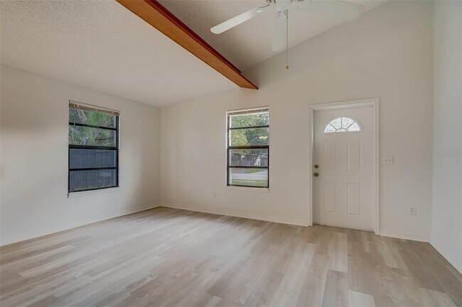 Foto del edificio - 4320 44th St N
