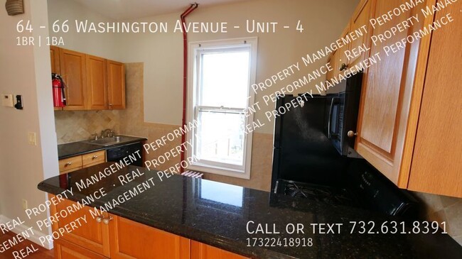 Building Photo - 2nd Floor Huge 1 BR 1 BA in Historic Old B...