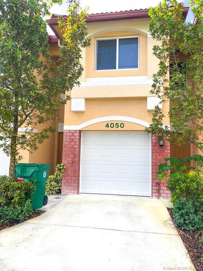 Building Photo - 4018 Oak Landing Dr