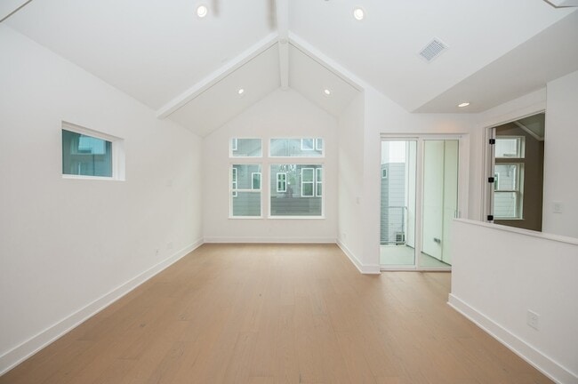 Photo - 1312 Heslep St Apartment