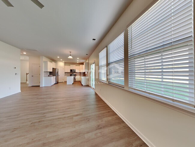 Foto del edificio - 419 Spanish Wells Rd