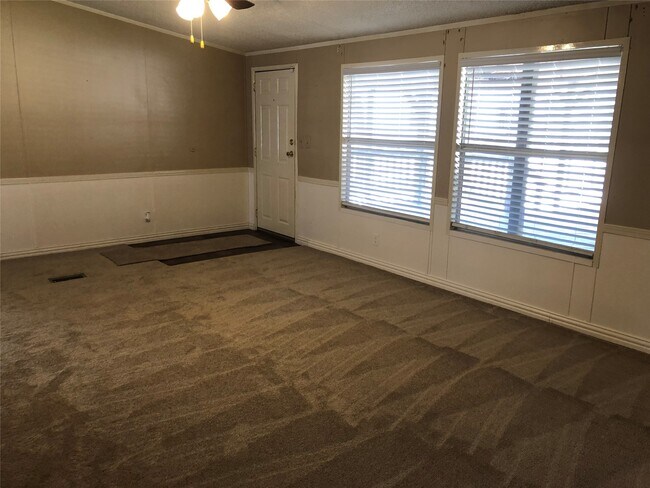 Foto del edificio - 22765 Hudson Rd