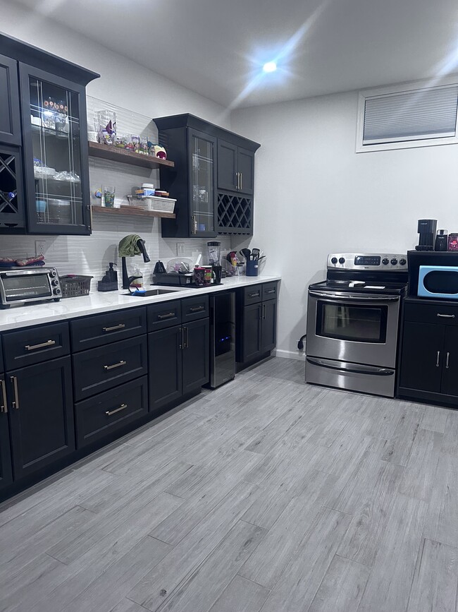 Building Photo - 105 Deer Park Rd