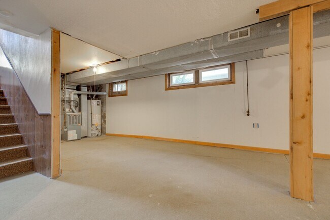 Building Photo - Single Family Home